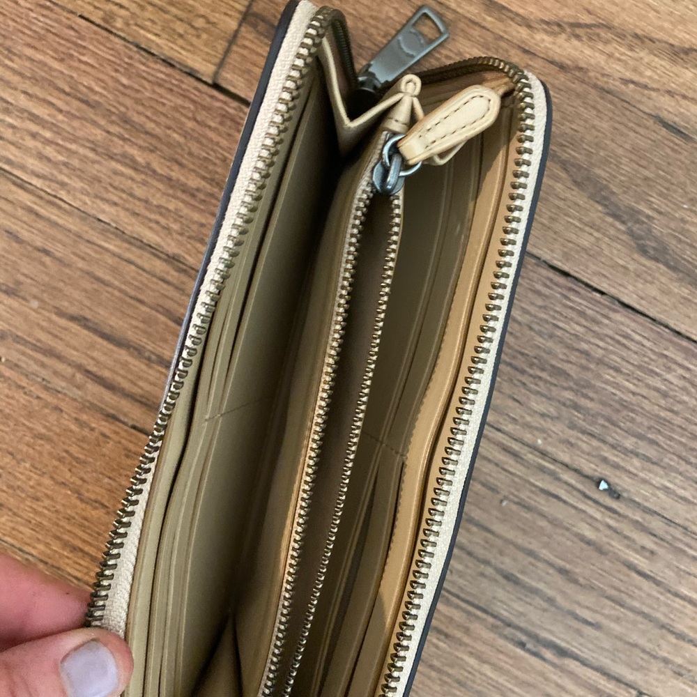 Coach Bag and Wallet - Tan Leather - Picture 8 of 16